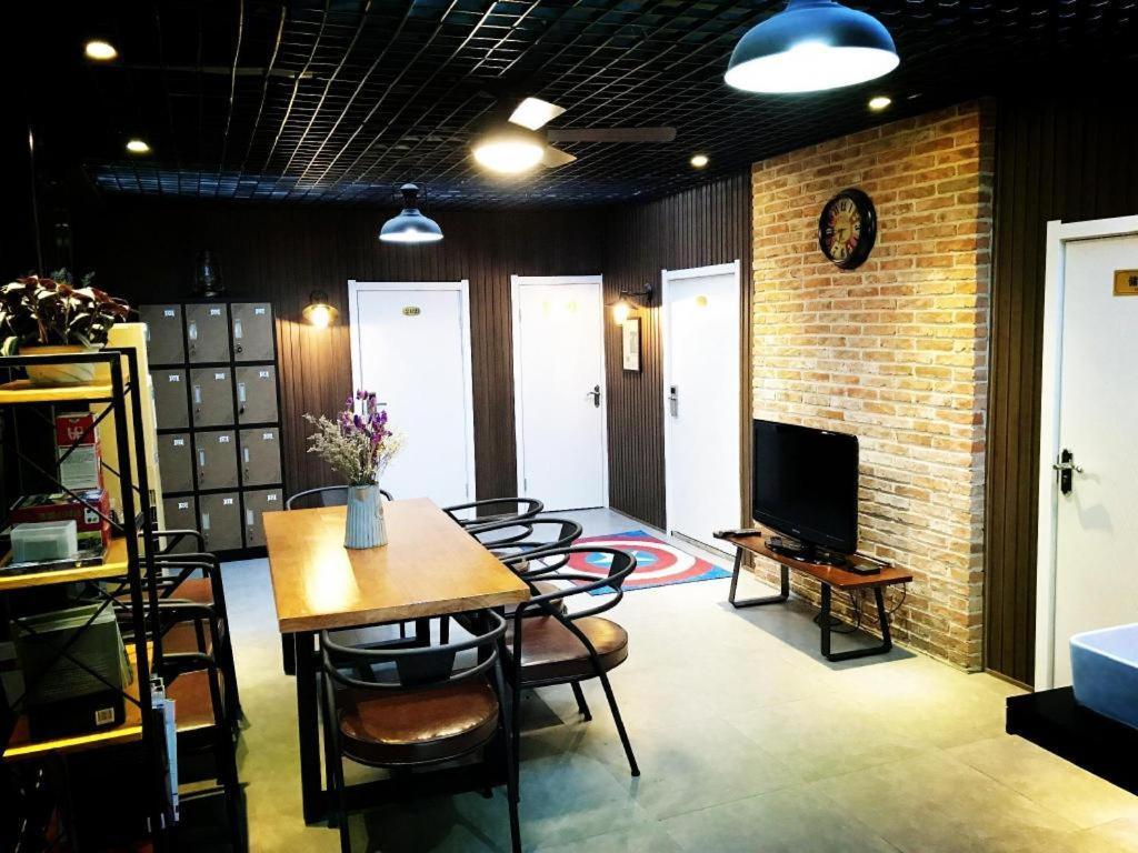 Lantian Garden Hostel Qingdao Buitenkant foto