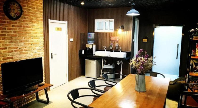 Lantian Garden Hostel Qingdao Buitenkant foto